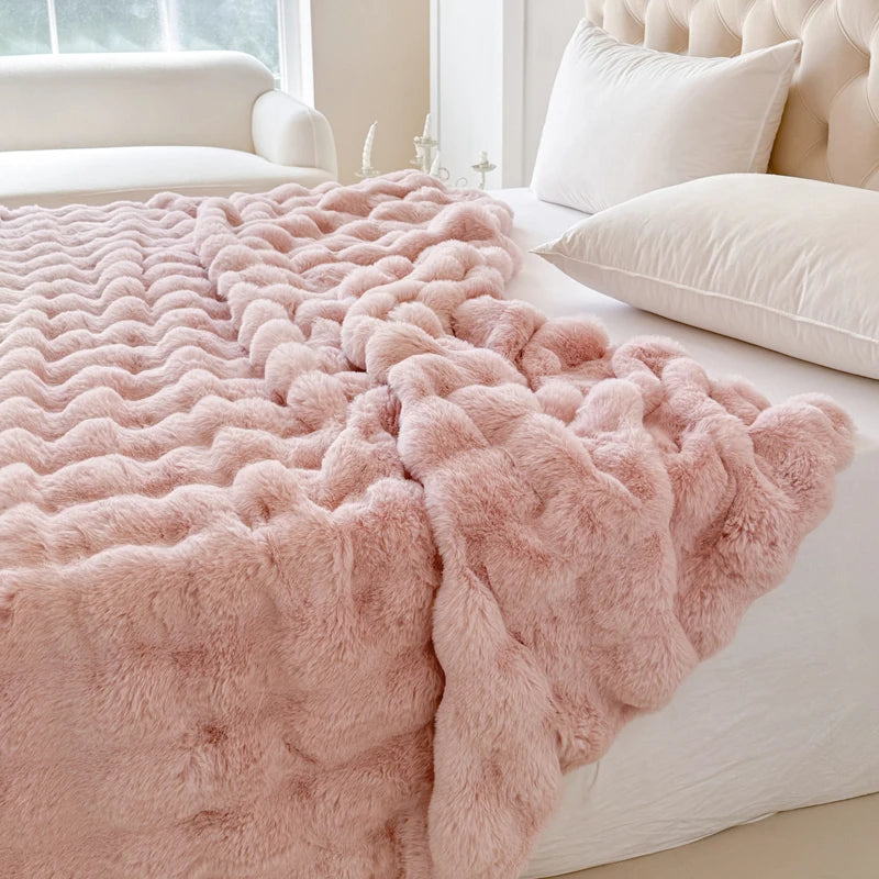 1 Piece of Double-Layered Large Rabbit Fur Style, Super Soft and Comfortable Blanket to Give You a Warm Experience