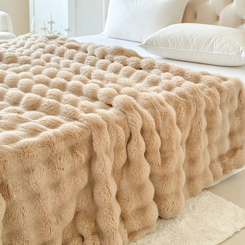 1 Piece of Double-Layered Large Rabbit Fur Style, Super Soft and Comfortable Blanket to Give You a Warm Experience