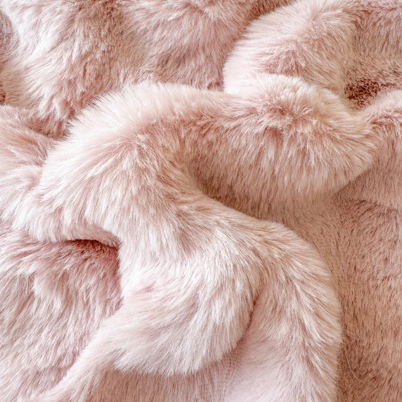 1 Piece of Double-Layered Large Rabbit Fur Style, Super Soft and Comfortable Blanket to Give You a Warm Experience