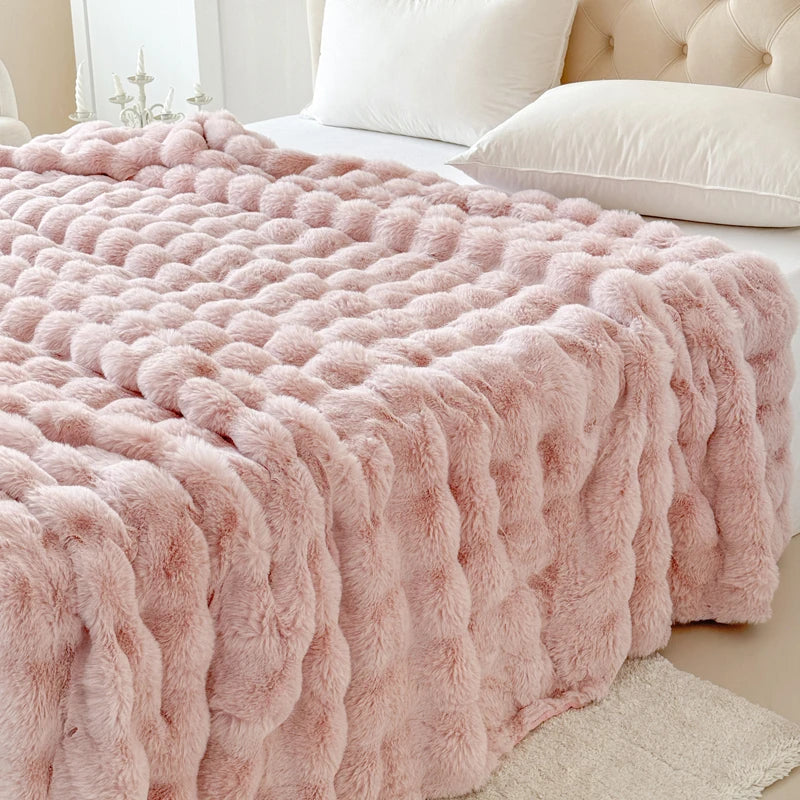 1 Piece of Double-Layered Large Rabbit Fur Style, Super Soft and Comfortable Blanket to Give You a Warm Experience