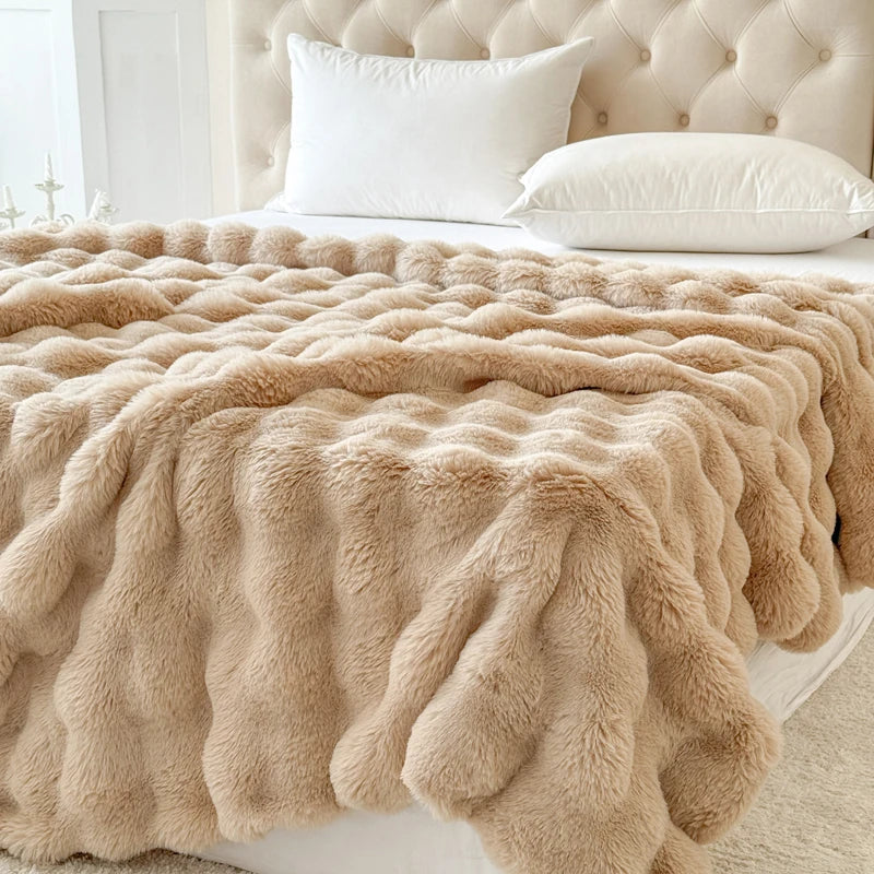 1 Piece of Double-Layered Large Rabbit Fur Style, Super Soft and Comfortable Blanket to Give You a Warm Experience
