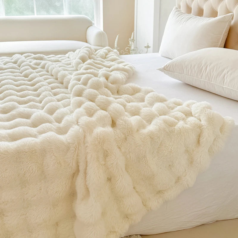 1 Piece of Double-Layered Large Rabbit Fur Style, Super Soft and Comfortable Blanket to Give You a Warm Experience